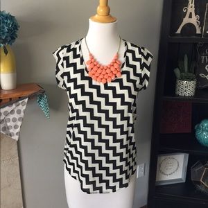 ❤️Women's Like New Chevron Blouse, size S